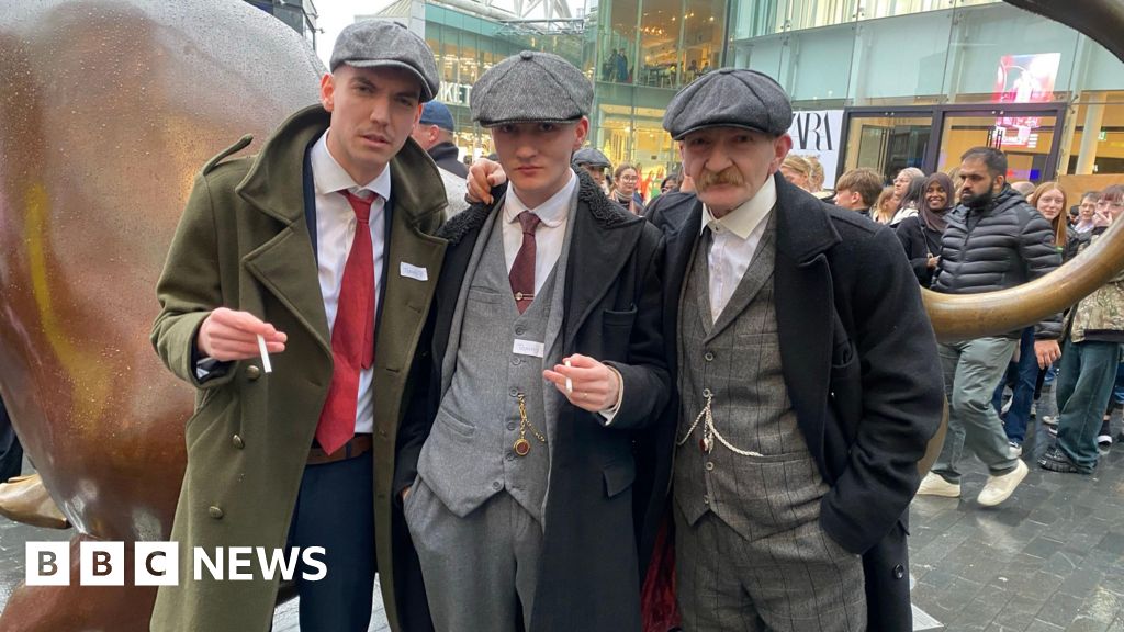 Crowds gather at Peaky Blinders' Tommy Shelby lookalike contest