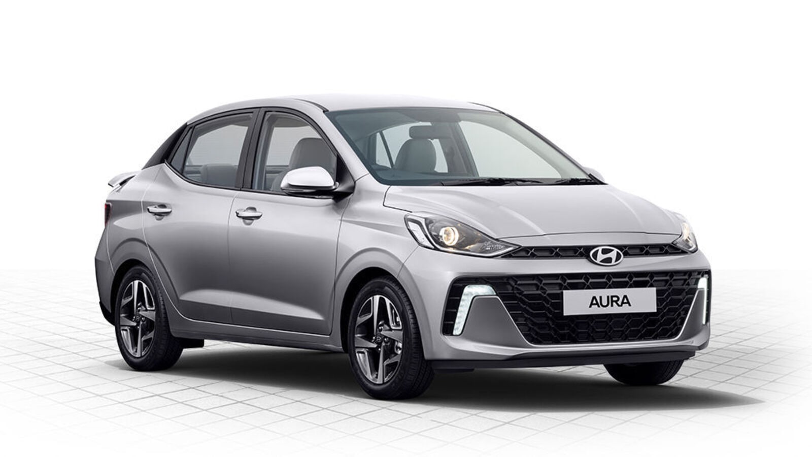 Auto recap, Nov 17: Hyundai bets big on CNG, GRAP 4 enforced in Delhi & more