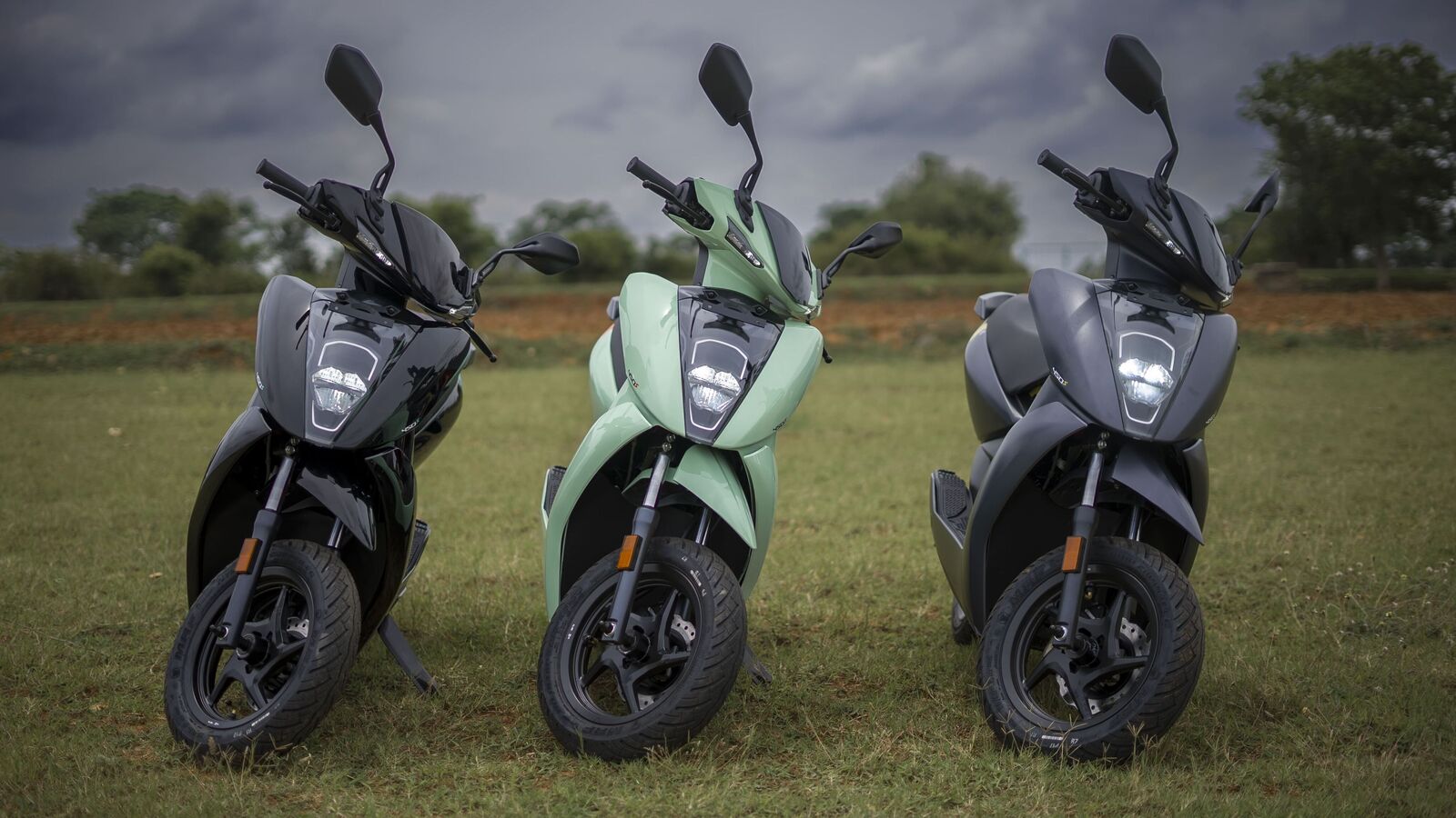 Ather 450X electric scooters to soon get new colours and features. Check details