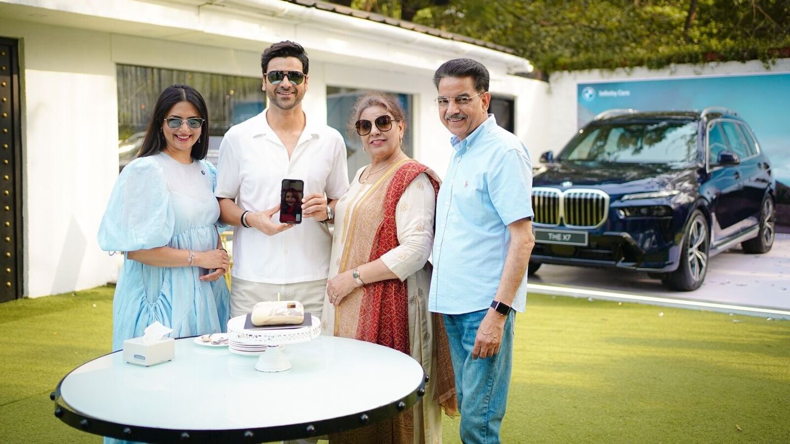 Actors Divyanka Tripathi & Vivek Dahiya bring home the BMW X7 worth ₹1.30 crore