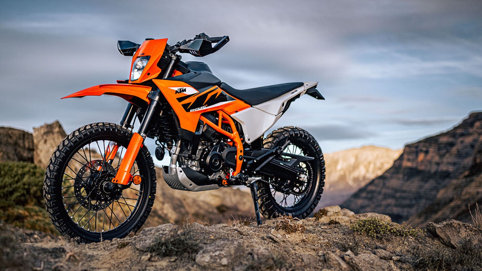 2025 KTM 125 Enduro R unveiled globally. Will it come to India?