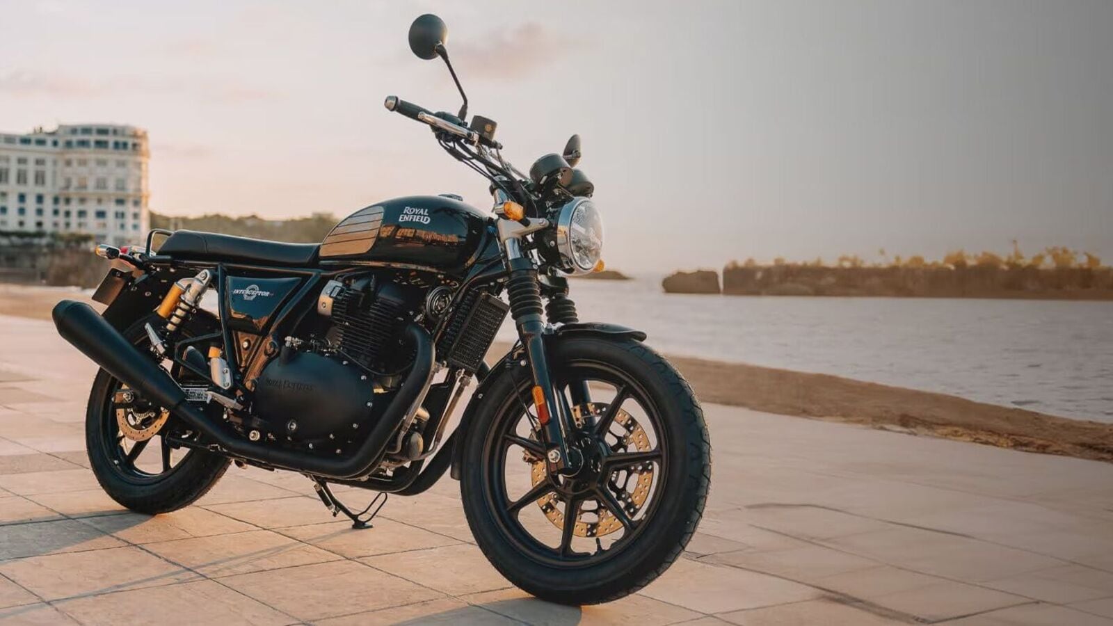 Is Royal Enfield making a new Interceptor 750? Test mule spotted on Indian roads