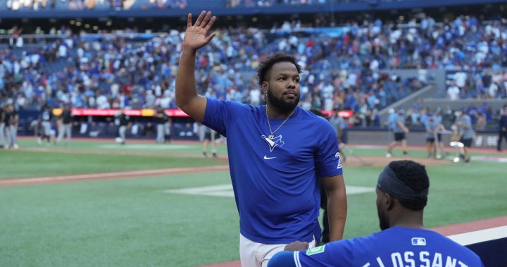 ‘Pay him’: Vladimir Guerrero Jr. inks 1-year deal with Jays, fans want more  | Globalnews.ca