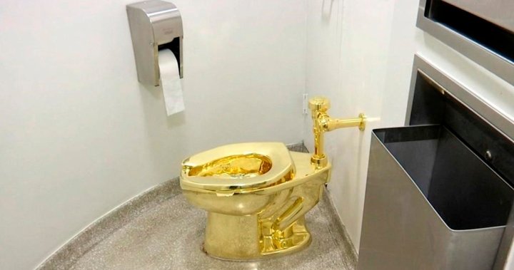 Golden toilet theft surveillance video released after UK man convicted - National | Globalnews.ca